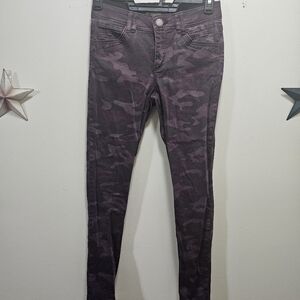 DEMOCRACY AB TECHNOLOGY Camo Mid Rise Stretchy Denim Jeans sz 4 purple NWOT